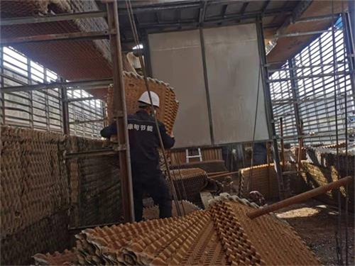 選擇玻璃鋼冷卻塔填料時應考慮哪幾方面?(璧山方形無