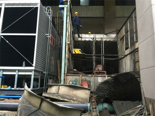 閉式冷卻塔使用中冷水機(jī)組壓力高的解決方案(閉式冷